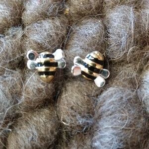 Bee earrings, gold plated